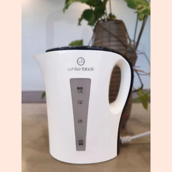 PAVA WHITENBLACK APWB17 1.7LT CON CORTE 2200W