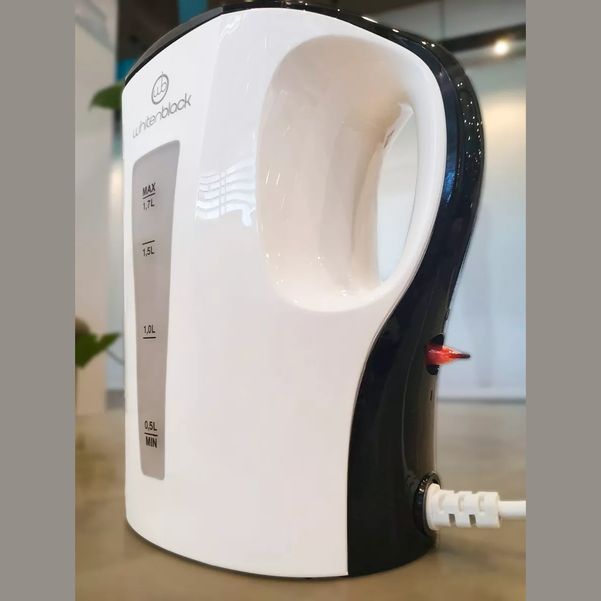 PAVA WHITENBLACK APWB17 1.7LT CON CORTE 2200W